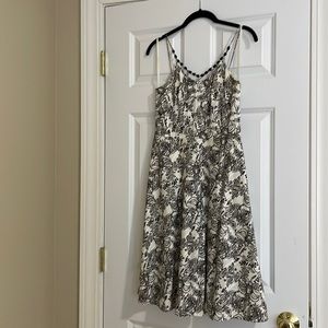 Casual black and white floral pattern dress